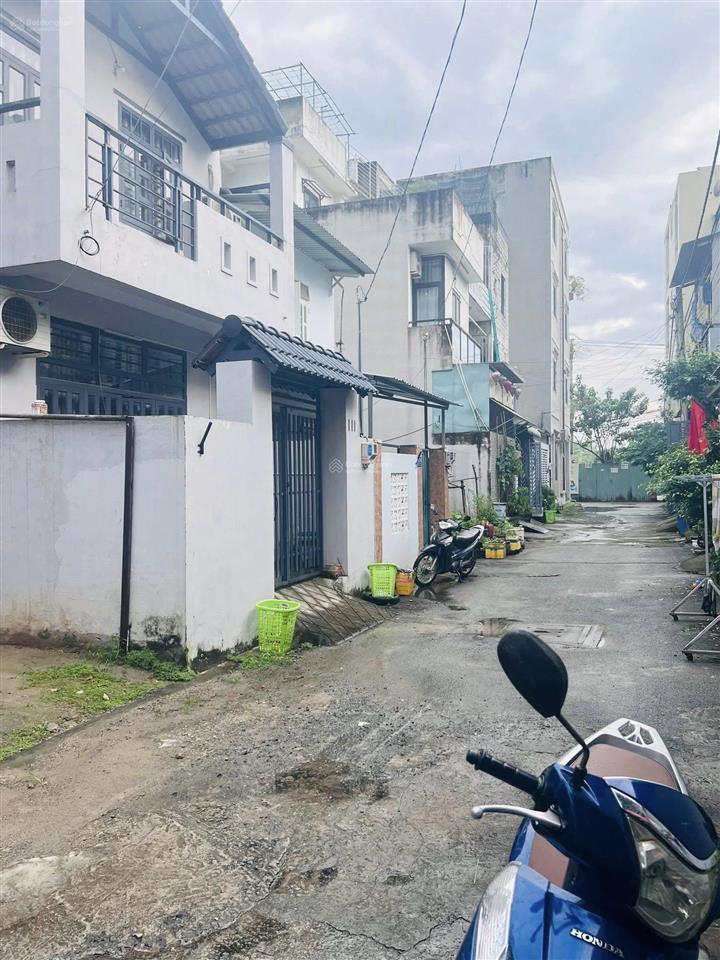 Bán lô đất thổ cư đường 990 phú hữu. rõ ràng giá tốt