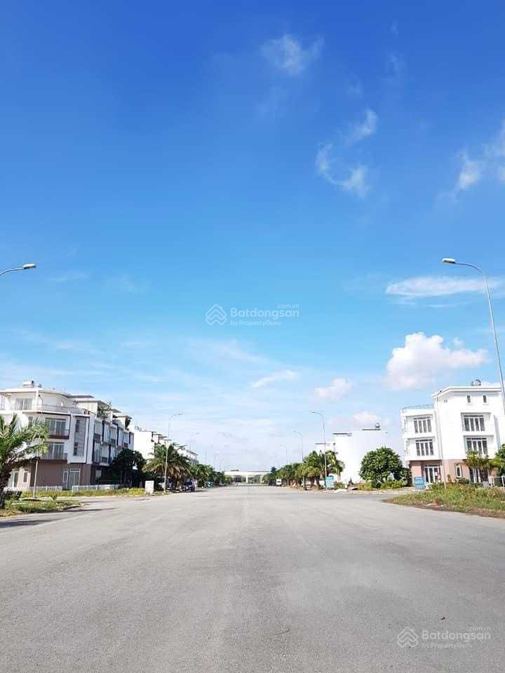 Chính chủ bán nhanh nền nhà phố tại the star, dt 77.5m2 giá 2.6 tỷ.  0986 833 *** thảo nguyễn