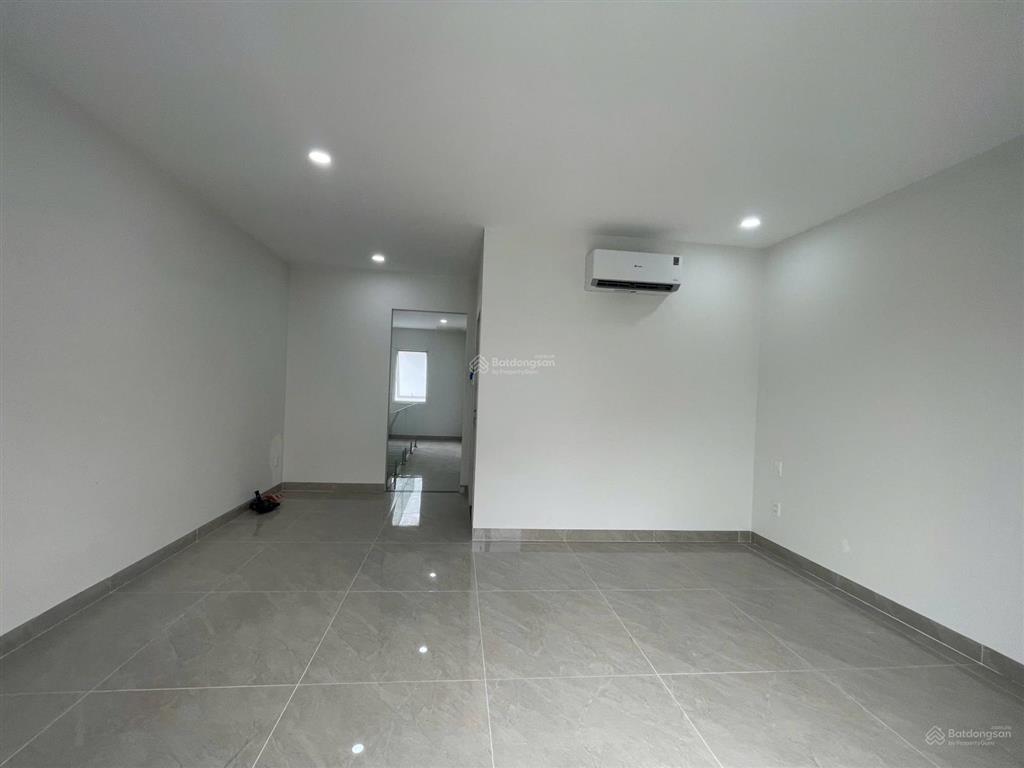 Mega ruby nhà mới cho thuê 15tr/th  sam