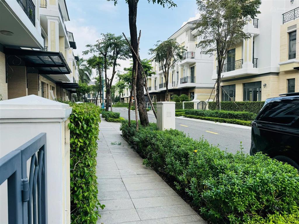 Bán biệt thự verosa park 216 m2 giá 35tỷ  sam