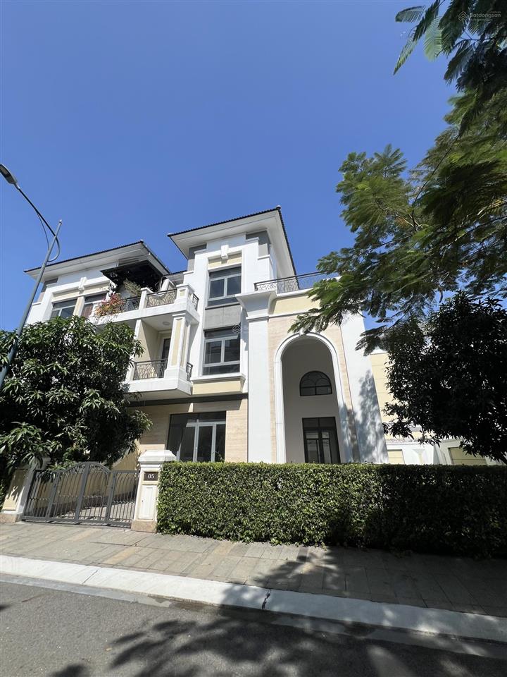 Bán biệt thự verosa park 216 m2 giá 35tỷ  sam