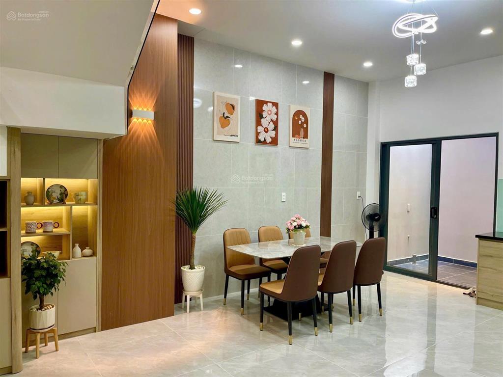 Bán nhà lò lu giá 8,2 tỷ thương lượng  sam