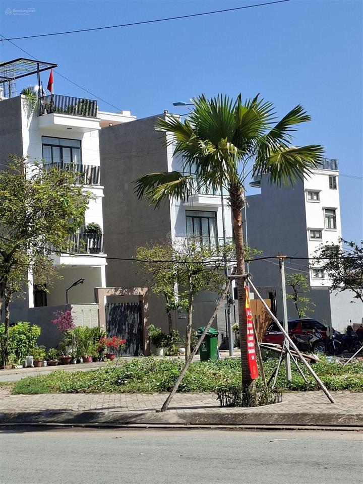 Lô mặt tiền đường nhựa rộng 24m, vị trí đẹp 5x18.8=94m2 giá 8.4 tỷ