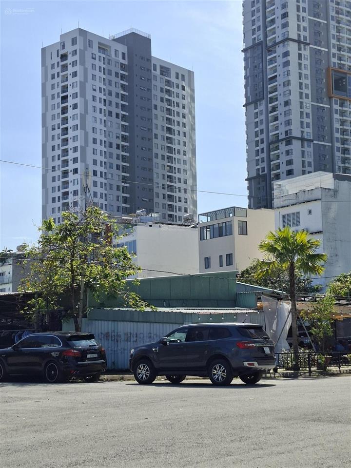 Lô mặt tiền đường nhựa rộng 24m, vị trí đẹp 5x18.8=94m2 giá 8.4 tỷ