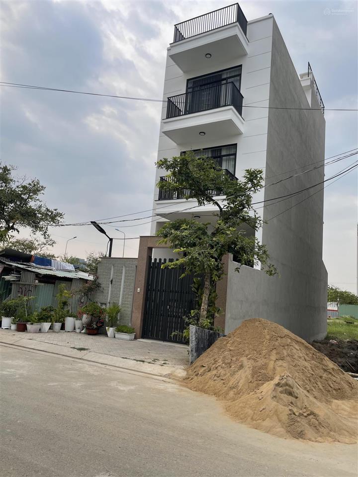 Mặt tiền đường đào trí rộng 30m, 94m2 giá 7.8 tỷ, vị trí đẹp