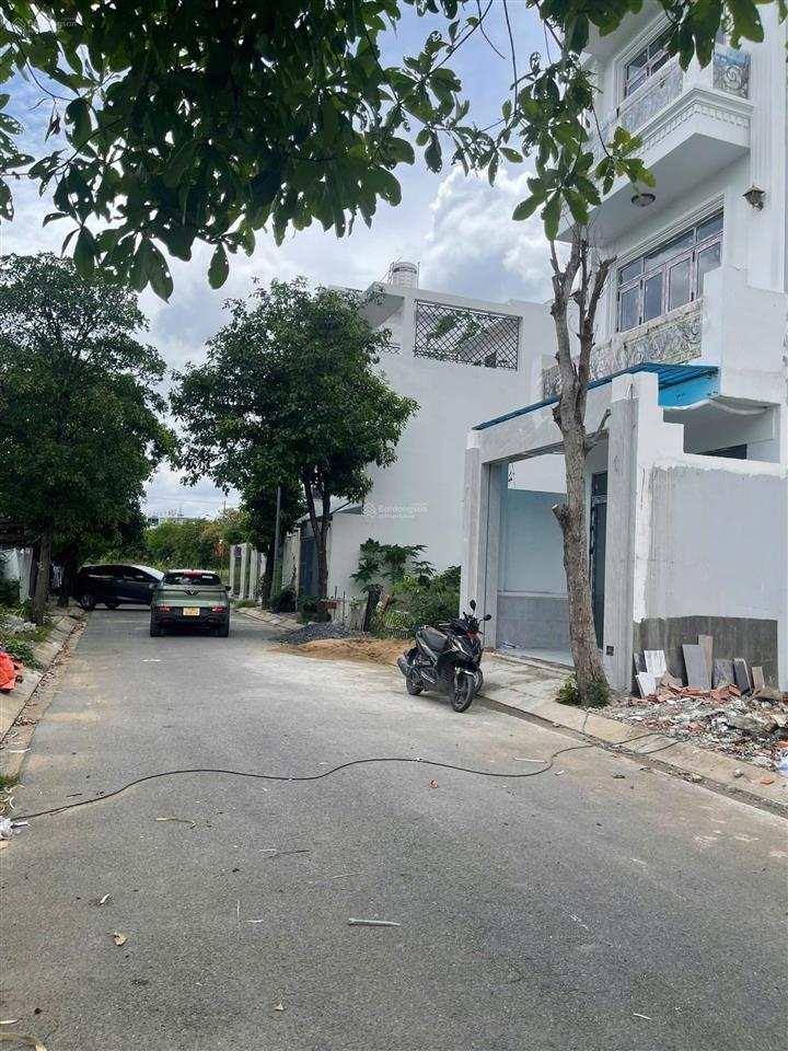 Khu an ninh, vị trí đẹp 5.5x18=99m2 giá 5.6 tỷ, sổ riêng