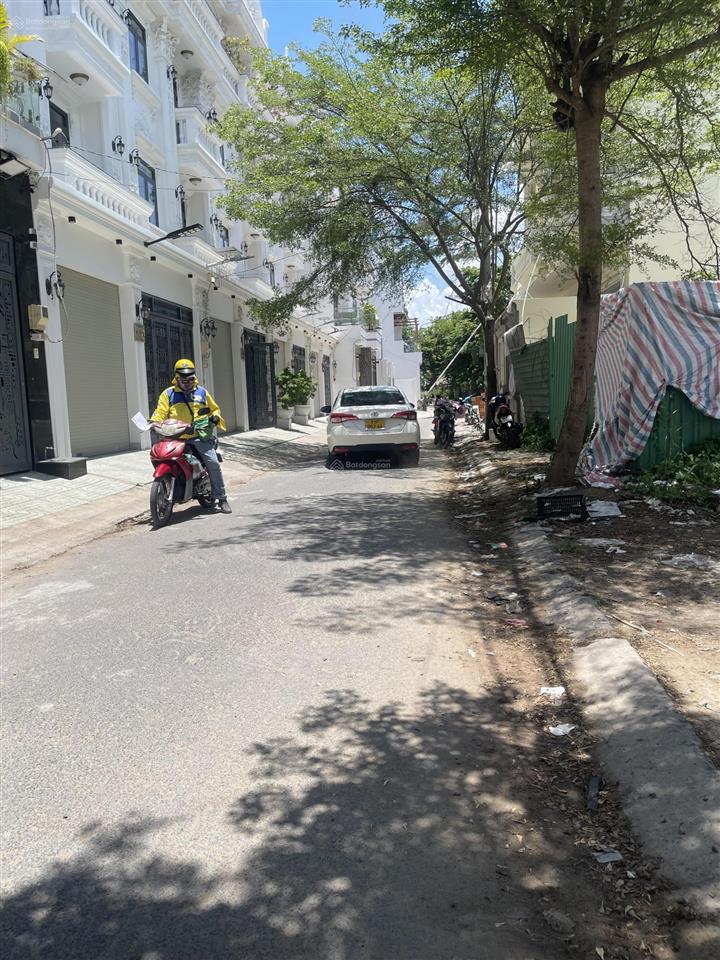 Khu an ninh, vị trí đẹp 5.5x18=99m2 giá 5.6 tỷ, sổ riêng