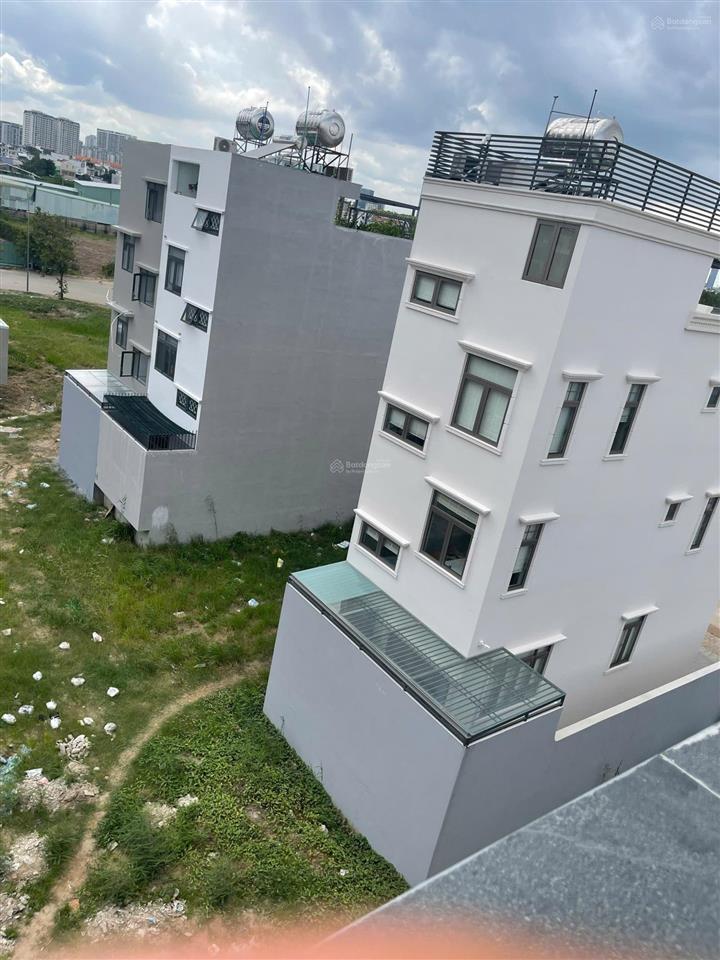 Đất đường đào trí 94m2 giá 8.5 tỷ, đường nhựa 24m vị trí đẹp.