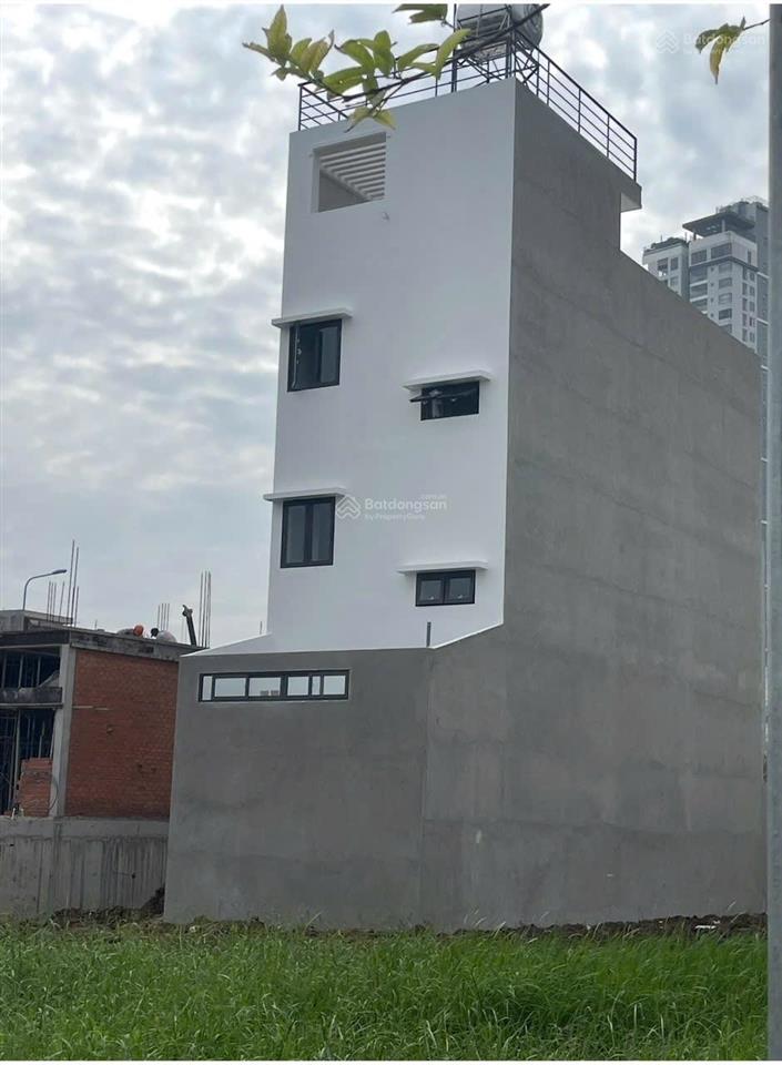 Đất đường đào trí 94m2 giá 8.5 tỷ, đường nhựa 24m vị trí đẹp.