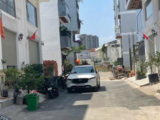 Đất đường nhựa 8m vị trí đẹp 61.8m2, giá 7.2 tỷ sổ riêng
