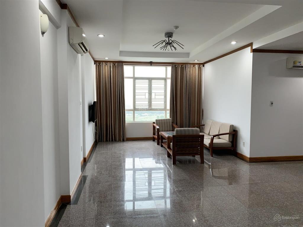 Hot chỉ 1 căn hiếm có căn hộ phú hoàng anh cho thuê giá rẻ.  0902 706 ***