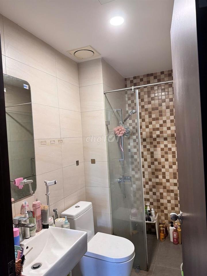 Cần cho thuê căn 2PN-1WC nội thất cơ bản giá tốt ở liền