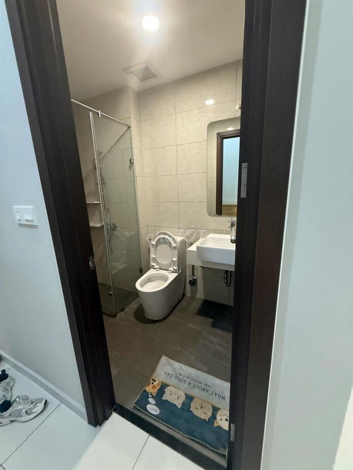 Cần cho thuê căn 2PN-2WC full nội thất, ở liền, tầng đẹp, view Bắc