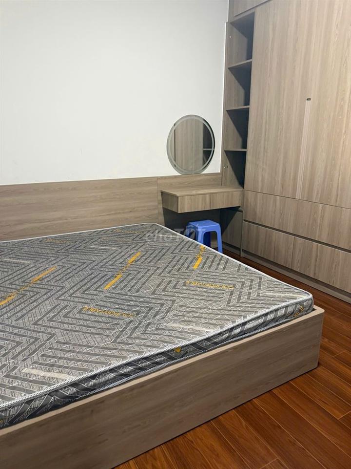 Cần cho thuê căn 2PN-2WC full nội thất, ở liền, tầng đẹp, view Bắc
