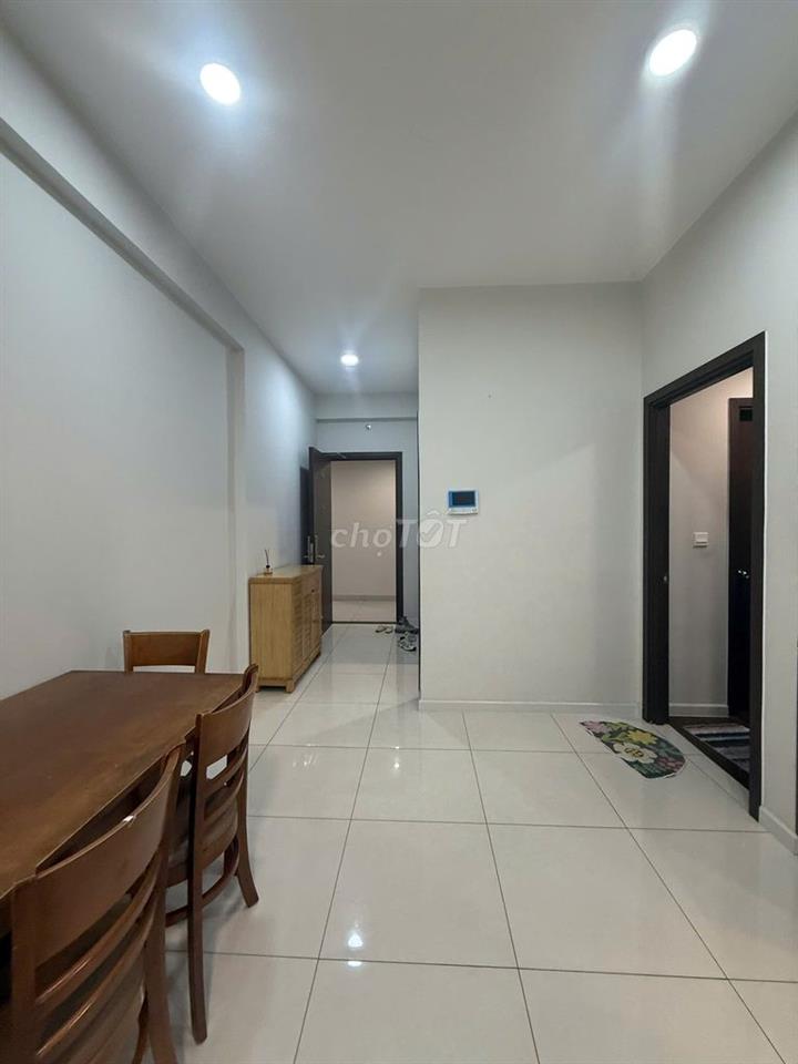 Cần cho thuê căn 2PN-2WC full nội thất, ở liền, tầng đẹp, view Bắc