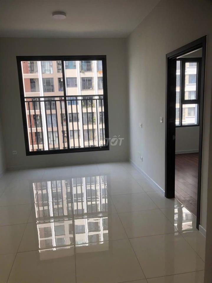 Cần cho thuê căn 2PN-2WC nhà trống tầng cao, đầu tháng 9 ở.