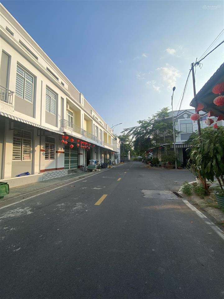 2 căn liền kề 1 trệt 1 lầu kđt p4, trà vinh giá 900tr