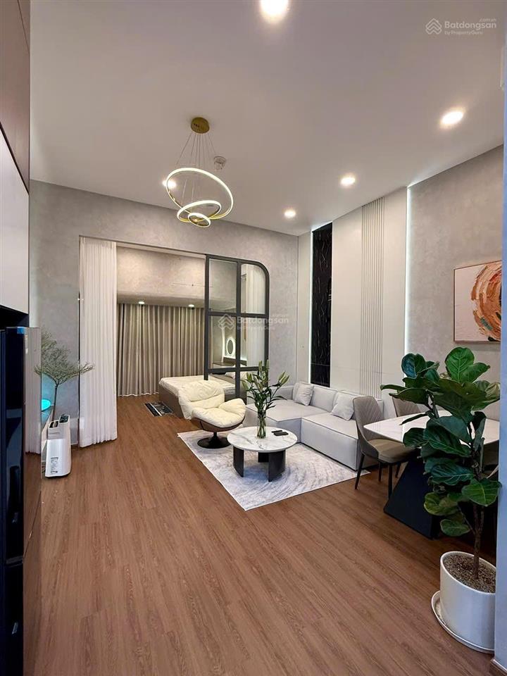 Bán căn studio sang, xịn và đẳng cấp. mua là dọn vào ở ngay, giá 4,7 tỷ. nội thất mới 100%.