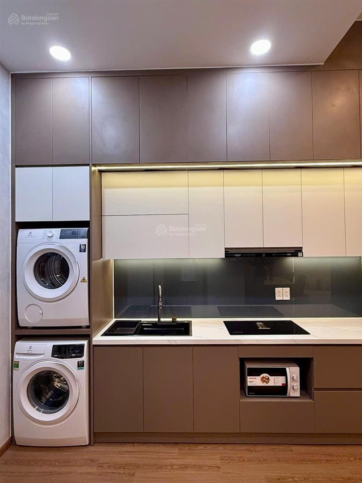 Bán căn studio sang, xịn và đẳng cấp. mua là dọn vào ở ngay, giá 4,7 tỷ. nội thất mới 100%.