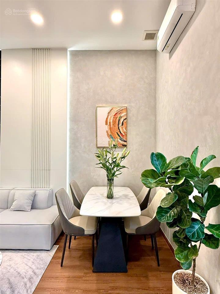 Bán căn studio sang, xịn và đẳng cấp. mua là dọn vào ở ngay, giá 4,7 tỷ. nội thất mới 100%.