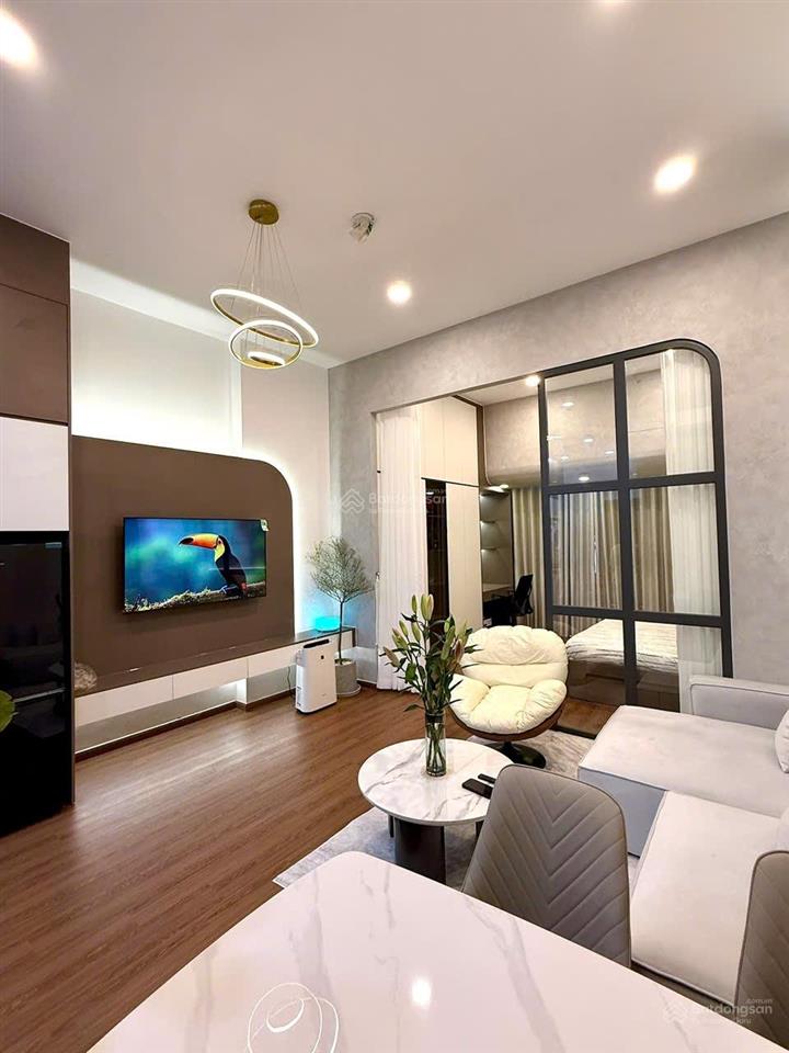 Bán căn studio sang, xịn và đẳng cấp. mua là dọn vào ở ngay, giá 4,7 tỷ. nội thất mới 100%.