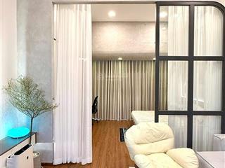 Bán căn studio sang, xịn và đẳng cấp. mua là dọn vào ở ngay, giá 4,7 tỷ. nội thất mới 100%.