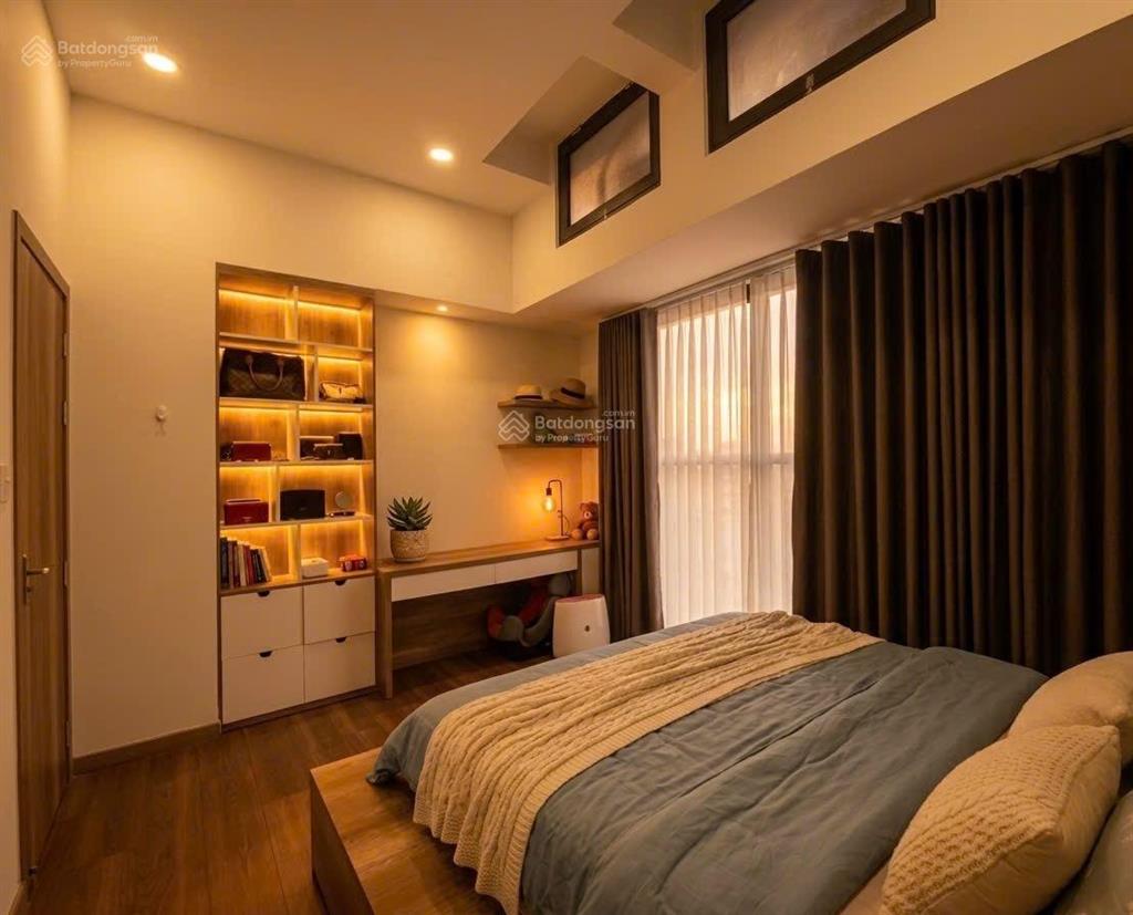 Giá tốt bán căn 1pn 56m2 chỉ 4.9 tỷ, đã có sổ. tháp trung tâm, nhà đẹp, nội thất chỉn chu.