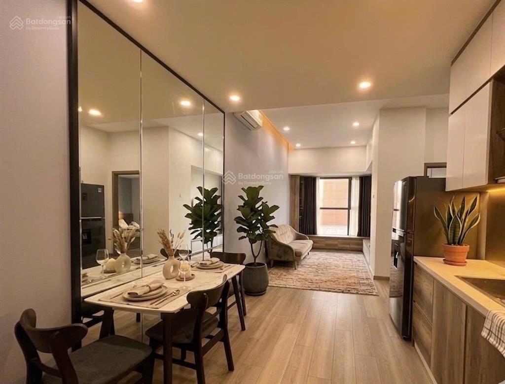 Giá tốt bán căn 1pn 56m2 chỉ 4.9 tỷ, đã có sổ. tháp trung tâm, nhà đẹp, nội thất chỉn chu.