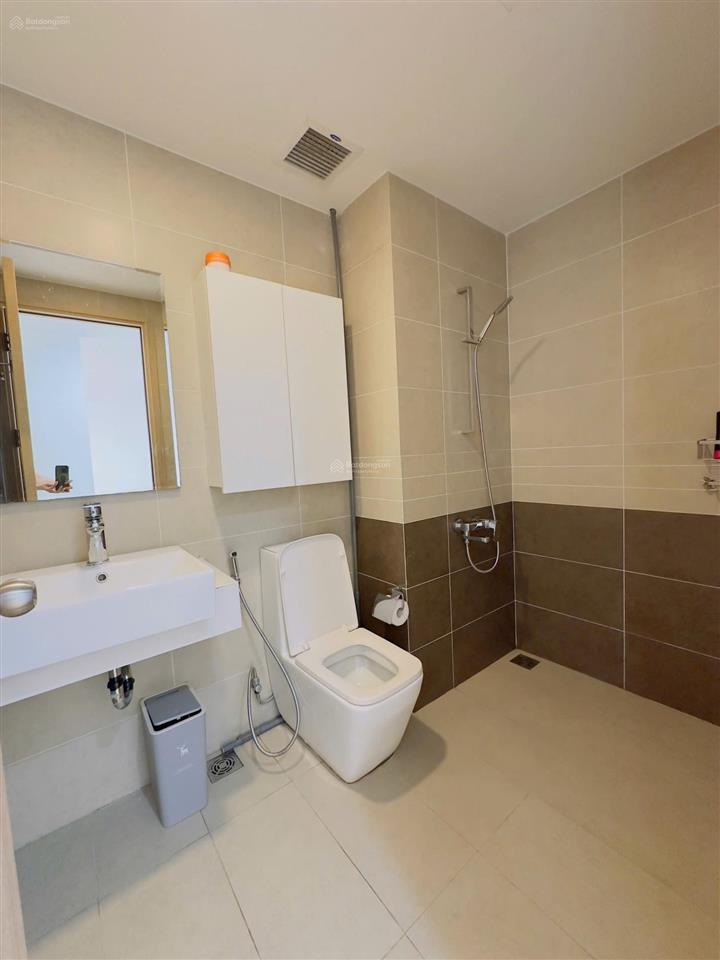 Bán nhanh căn 1pn 51m2 có ban công, sẵn sổ giá 4,7 tỷ bao thuế phí. sẵn hợp đồng thuê căn 15,5tr