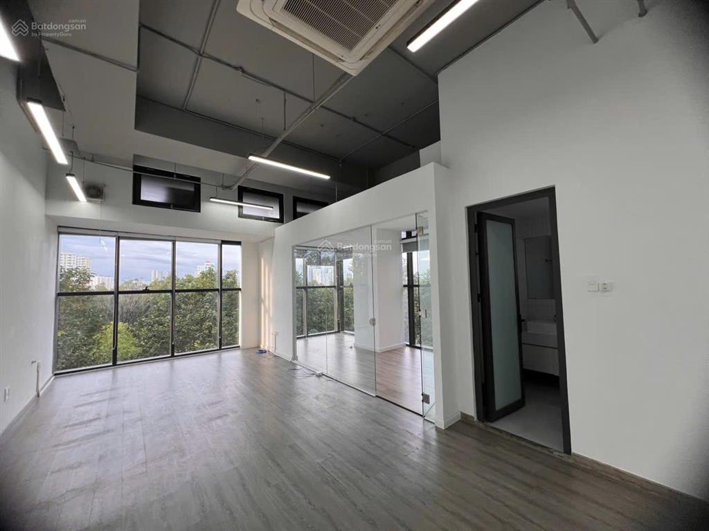 Siêu siêu rẻ, cho thuê căn văn phòng 90m2 chỉ 21 triệu/tháng. chắc chắn ko có căn thứ 2