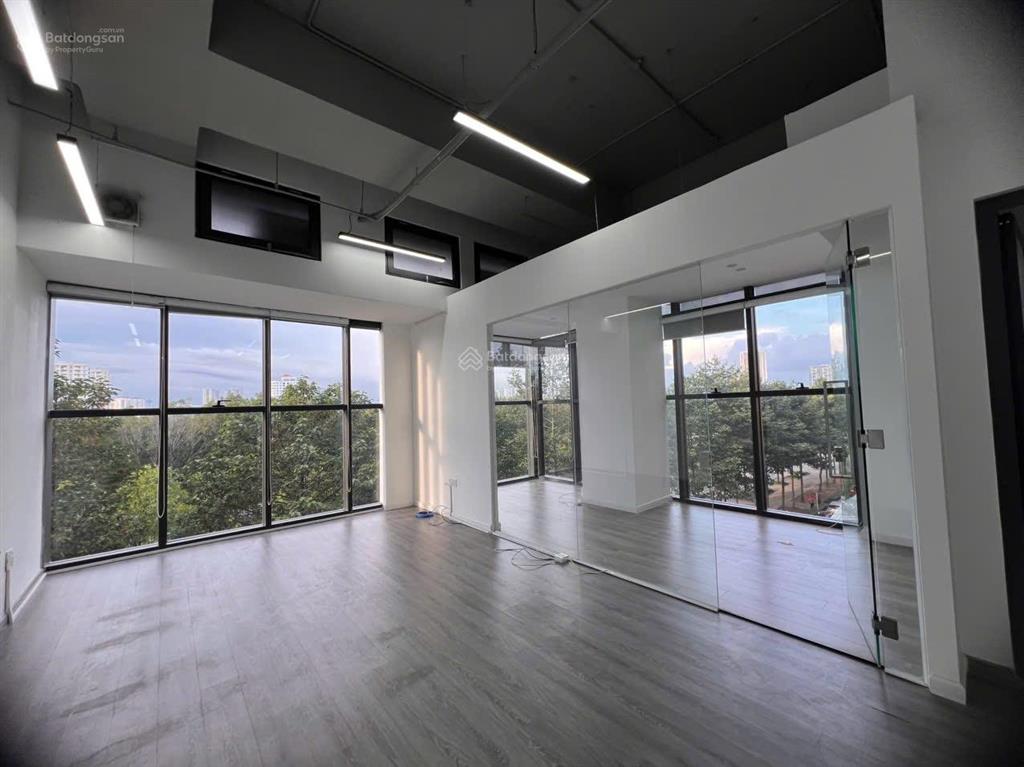 Siêu siêu rẻ, cho thuê căn văn phòng 90m2 chỉ 21 triệu/tháng. chắc chắn ko có căn thứ 2