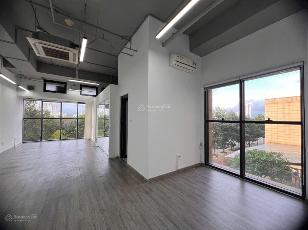 Siêu siêu rẻ, cho thuê căn văn phòng 90m2 chỉ 21 triệu/tháng. chắc chắn ko có căn thứ 2