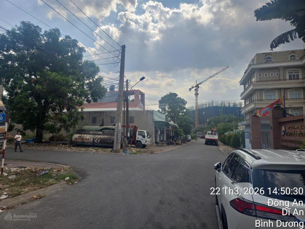 Bds 2 mặt tiền, cách cc bcons đang xây 50m, tiện kinh doanh, thiện chí thương lượng tôi chính chủ