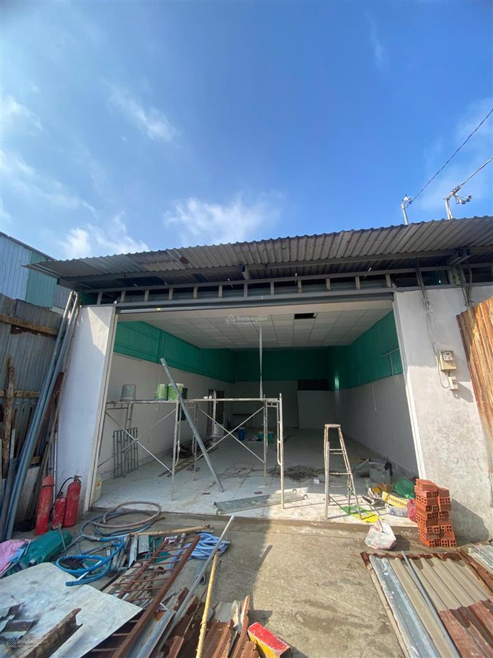 Bán nhà cấp 4 có thể làm kho dt 7x25m giá 2,8 tỷ đường bờ bao, bình chánh  0707 250 ***