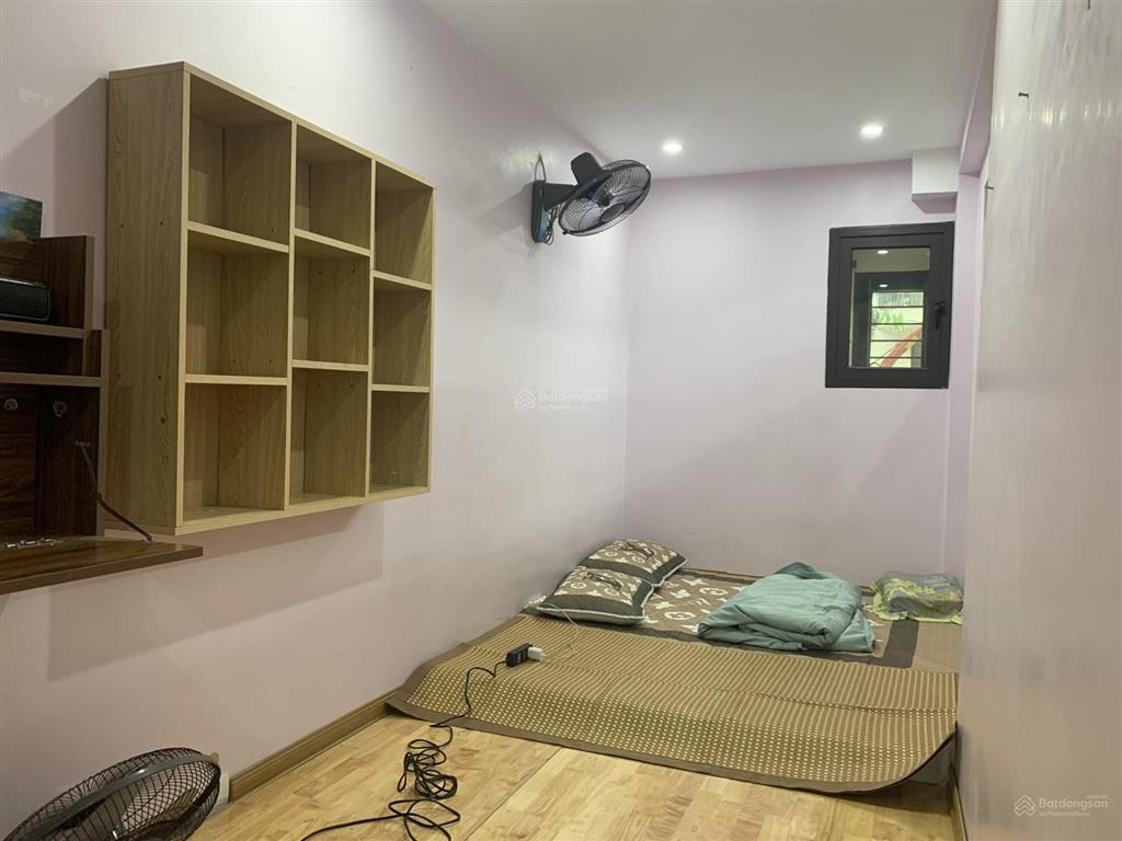 Cho thuê tt tầng 1 đẹp ngõ đường lương khánh thiện, ô tô đỗ cửa dt 70m2, 2 ngủ , gđ ở, kd, 9.5tr