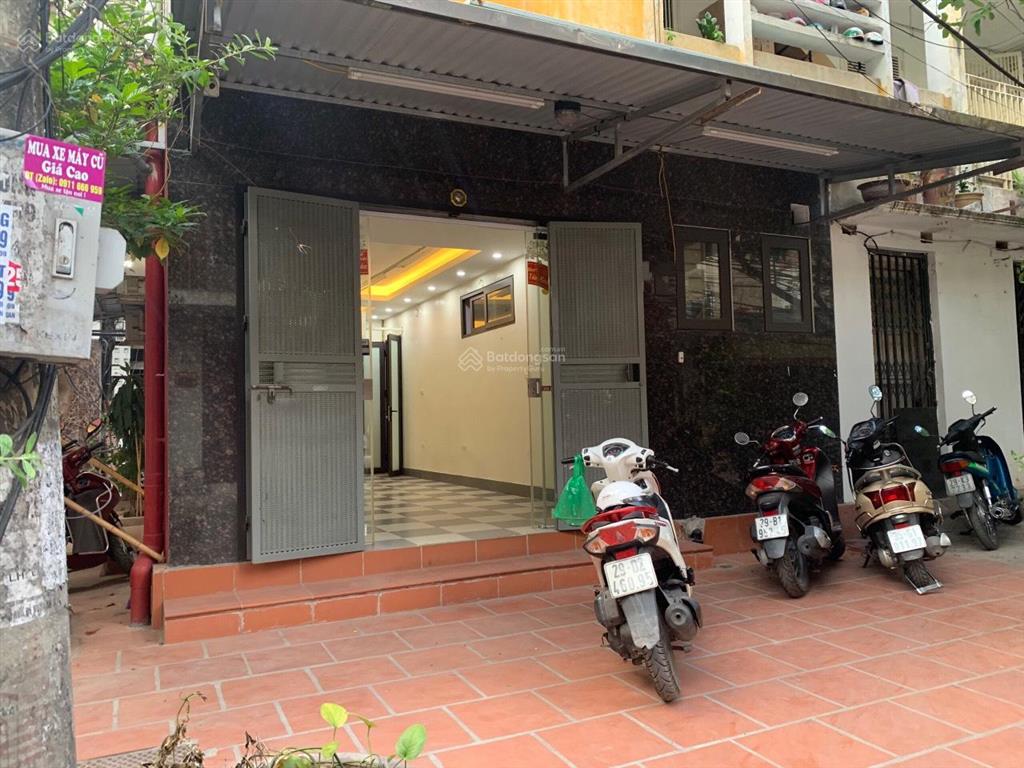 Cho thuê tt tầng 1 đẹp ngõ đường lương khánh thiện, ô tô đỗ cửa dt 70m2, 2 ngủ , gđ ở, kd, 9.5tr