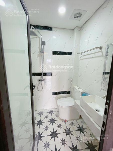 Cho thuê căn hộ tâp thể vĩnh phúc đẹp như chung cư dt 85m2, 2pn ô tô đỗ chân cầu thang 11 tr/th