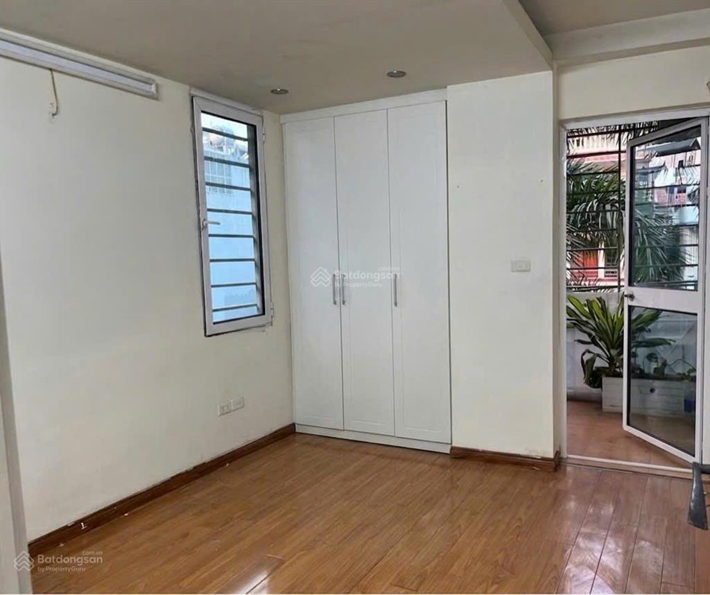 Cho thuê căn hộ tâp thể vĩnh phúc đẹp như chung cư dt 85m2, 2pn ô tô đỗ chân cầu thang 11 tr/th