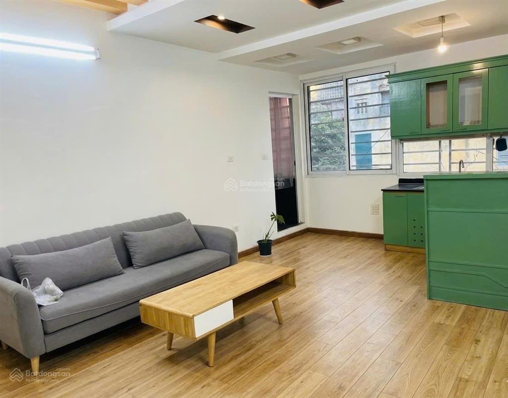Cho thuê căn hộ tâp thể vĩnh phúc đẹp như chung cư dt 85m2, 2pn ô tô đỗ chân cầu thang 11 tr/th