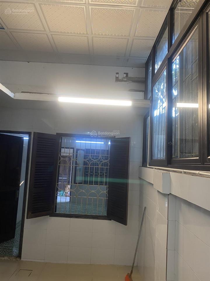 Cho thuê nhà riêng xây 1 tầng sạch đẹp, phố đinh công tráng, hoàn kiếm, dt 60m2, 01 ngủ, 8,5tr