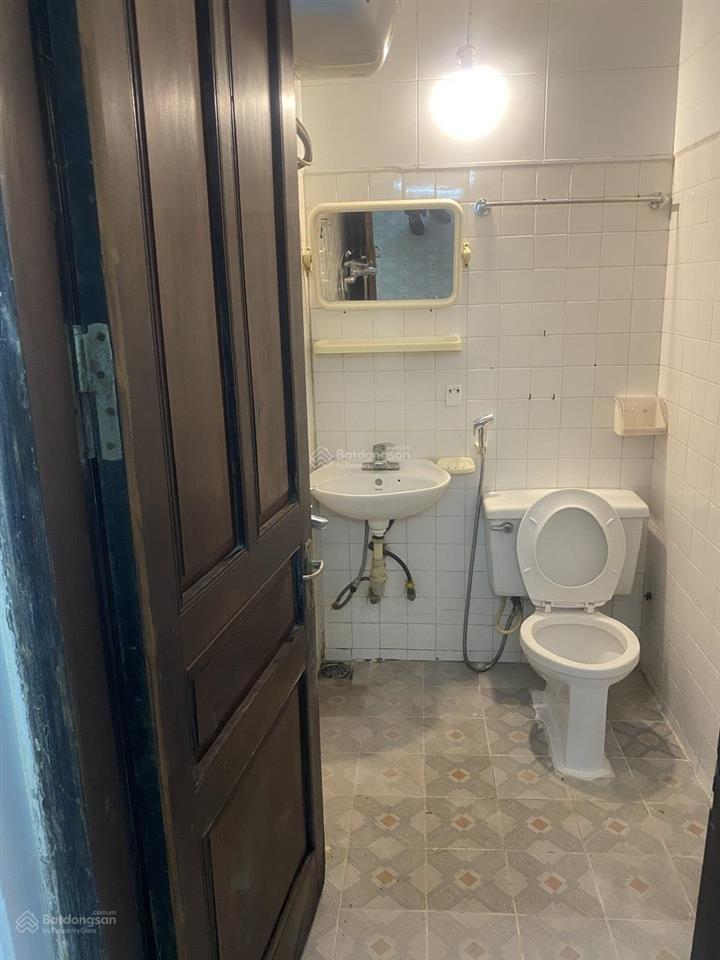 Cho thuê nhà riêng xây 1 tầng sạch đẹp, phố đinh công tráng, hoàn kiếm, dt 60m2, 01 ngủ, 8,5tr