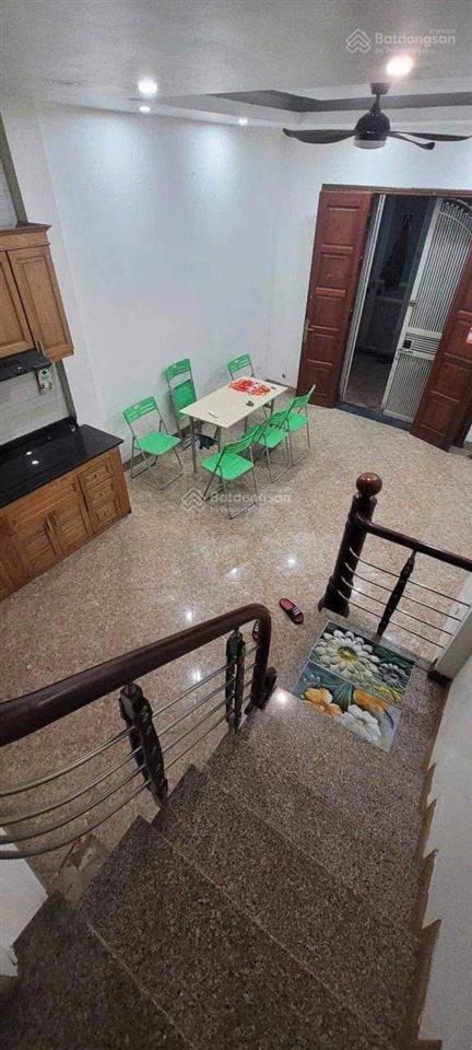 Cho thuê nhà sạch đẹp ngõ 344 ngọc thuỵ, dt 38m2 x 4 tầng, 03pn, long biên, giá 9tr
