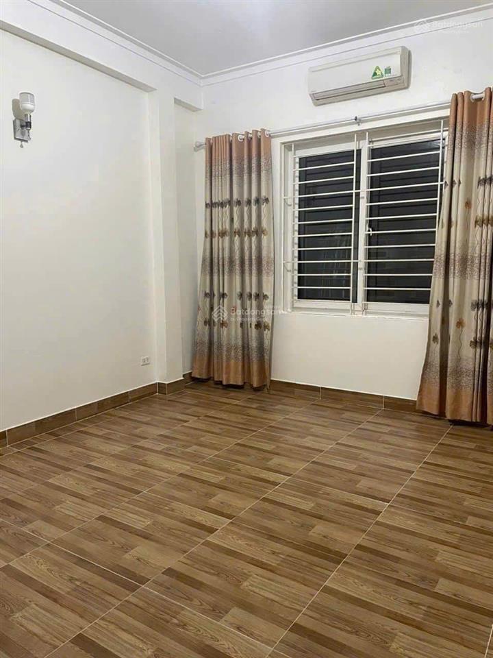 Cho thuê nhà sạch đẹp ngõ 344 ngọc thuỵ, dt 38m2 x 4 tầng, 03pn, long biên, giá 9tr