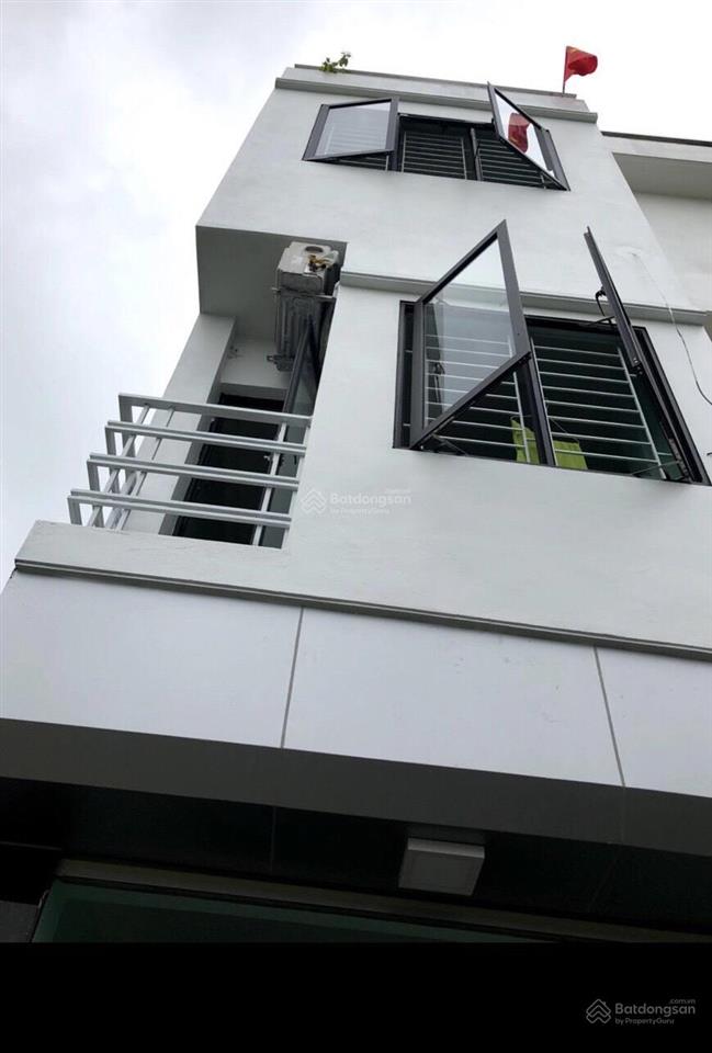 Cho thuê nhà sạch đẹp ngõ 344 ngọc thuỵ, dt 38m2 x 4 tầng, 03pn, long biên, giá 9tr