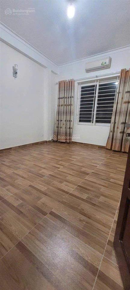 Cho thuê nhà sạch đẹp ngõ 344 ngọc thuỵ, dt 38m2 x 4 tầng, 03pn, long biên, giá 9tr