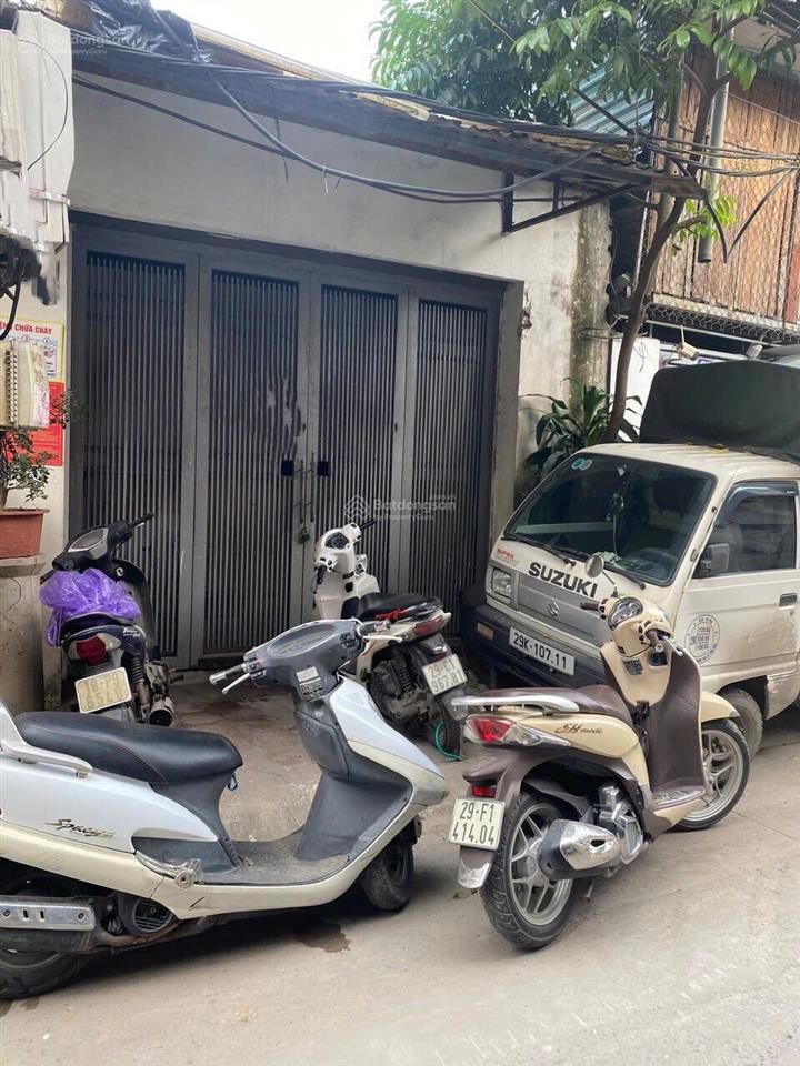 Cho thuê nhà mái bằng làm kho, ngõ 76 an dương ngõ rộng tải 2,5 tấn đỗ cửa thoả mái, dtsd 140m2