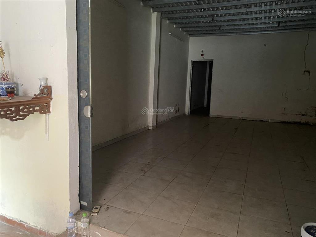 Cho thuê nhà mái bằng làm kho, ngõ 76 an dương ngõ rộng tải 2,5 tấn đỗ cửa thoả mái, dtsd 140m2