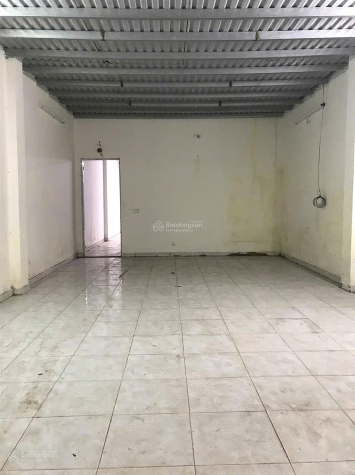 Cho thuê nhà mái bằng làm kho, ngõ 76 an dương ngõ rộng tải 2,5 tấn đỗ cửa thoả mái, dtsd 140m2
