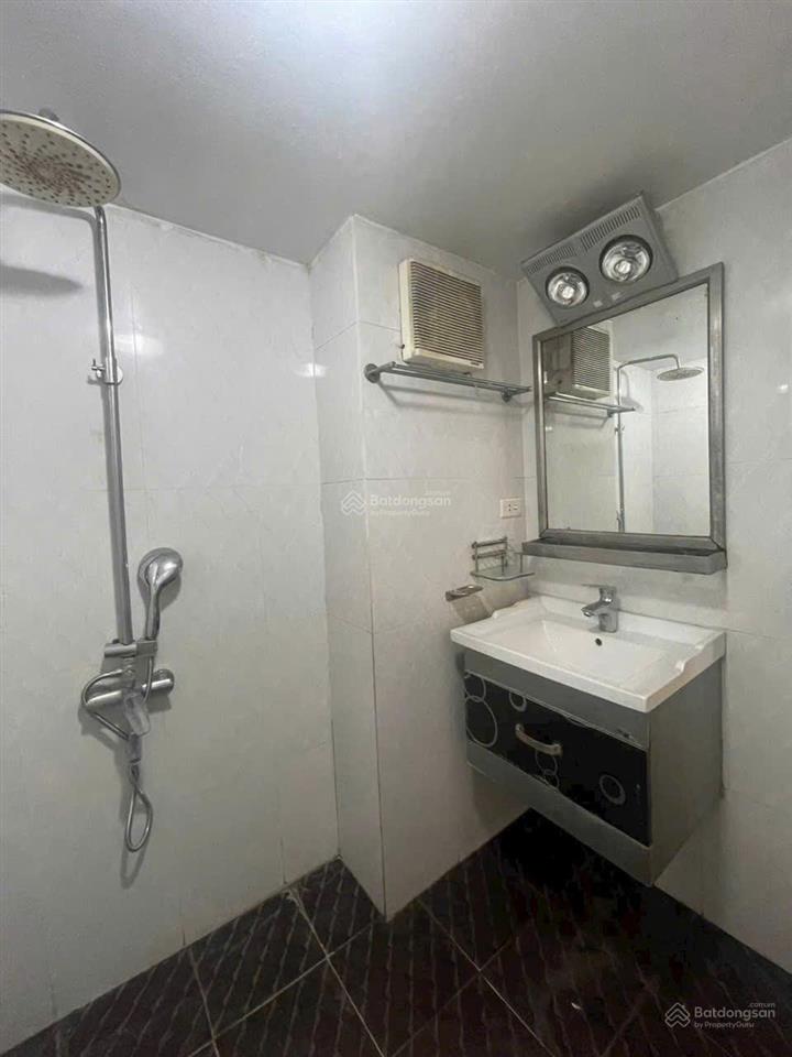 Cho thuê căn hộ đẹp phố vĩnh phúc, đi ngõ 468a đường bưởi vào 90m2, 02pn, ô tô đỗ cầu thang, 10 tr