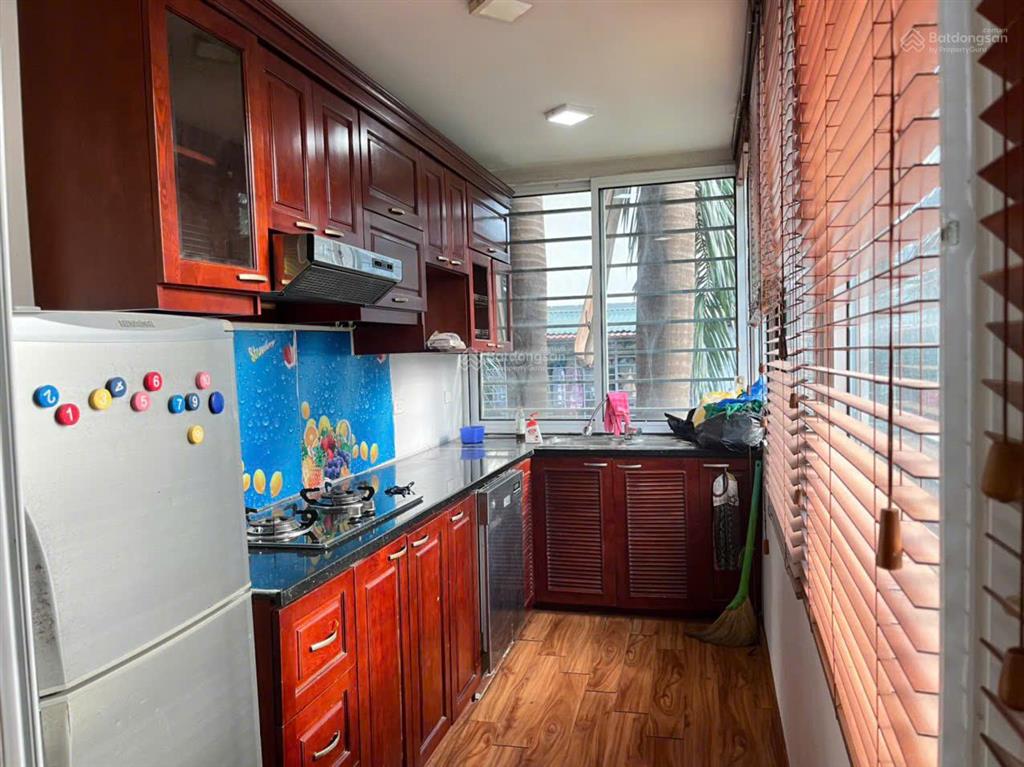 Cho thuê căn hộ đẹp phố vĩnh phúc, đi ngõ 468a đường bưởi vào 90m2, 02pn, ô tô đỗ cầu thang, 10,5tr